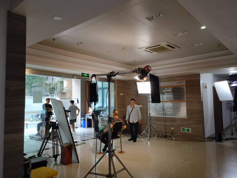 街舞Battle×产品展示｜右江区广告片拍摄公司的跨界舞台秀