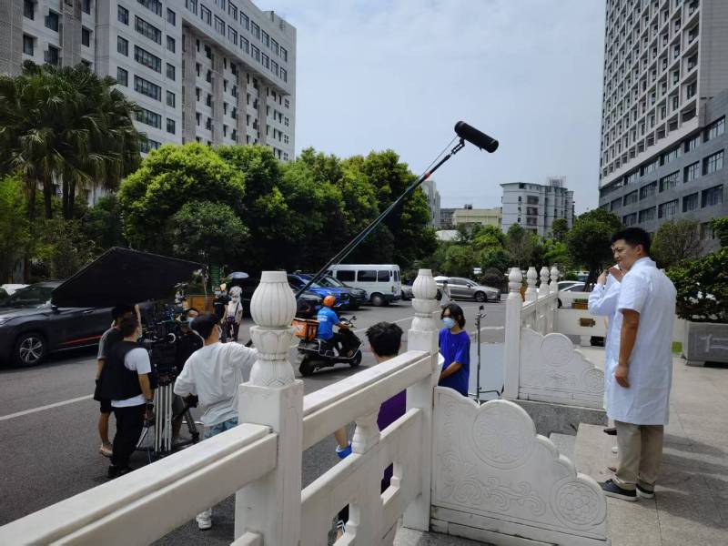 右江区广告片拍摄公司低成本实现高规格制作的诀窍